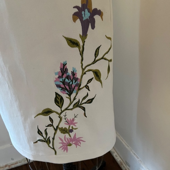 Stunning Embroidered Stretch Twill Summer/Cruise/Holiday Dress - Picture 3 of 4